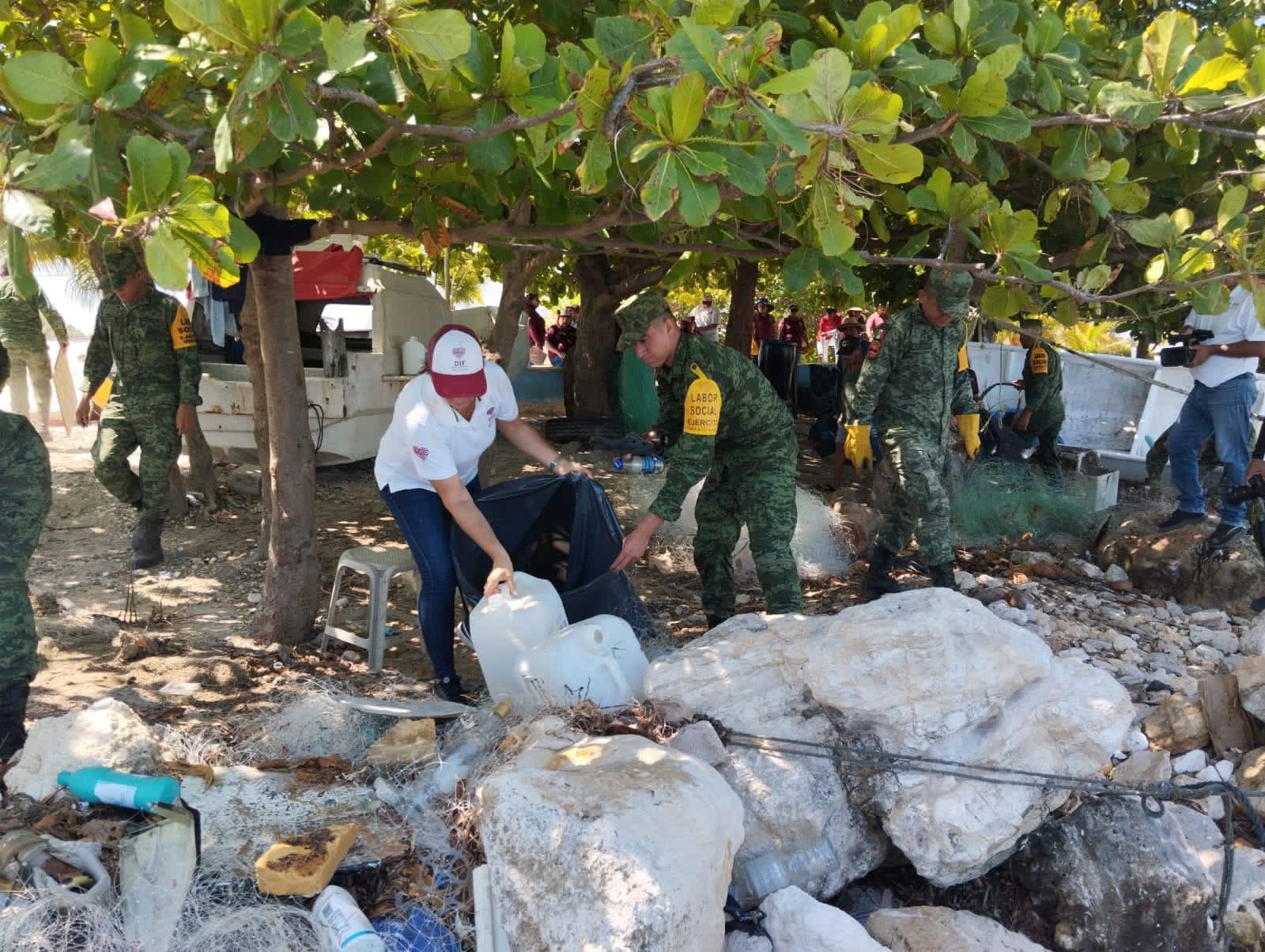 Operativo De Limpieza En La Zona Costera De La Ciudad Capital Layda