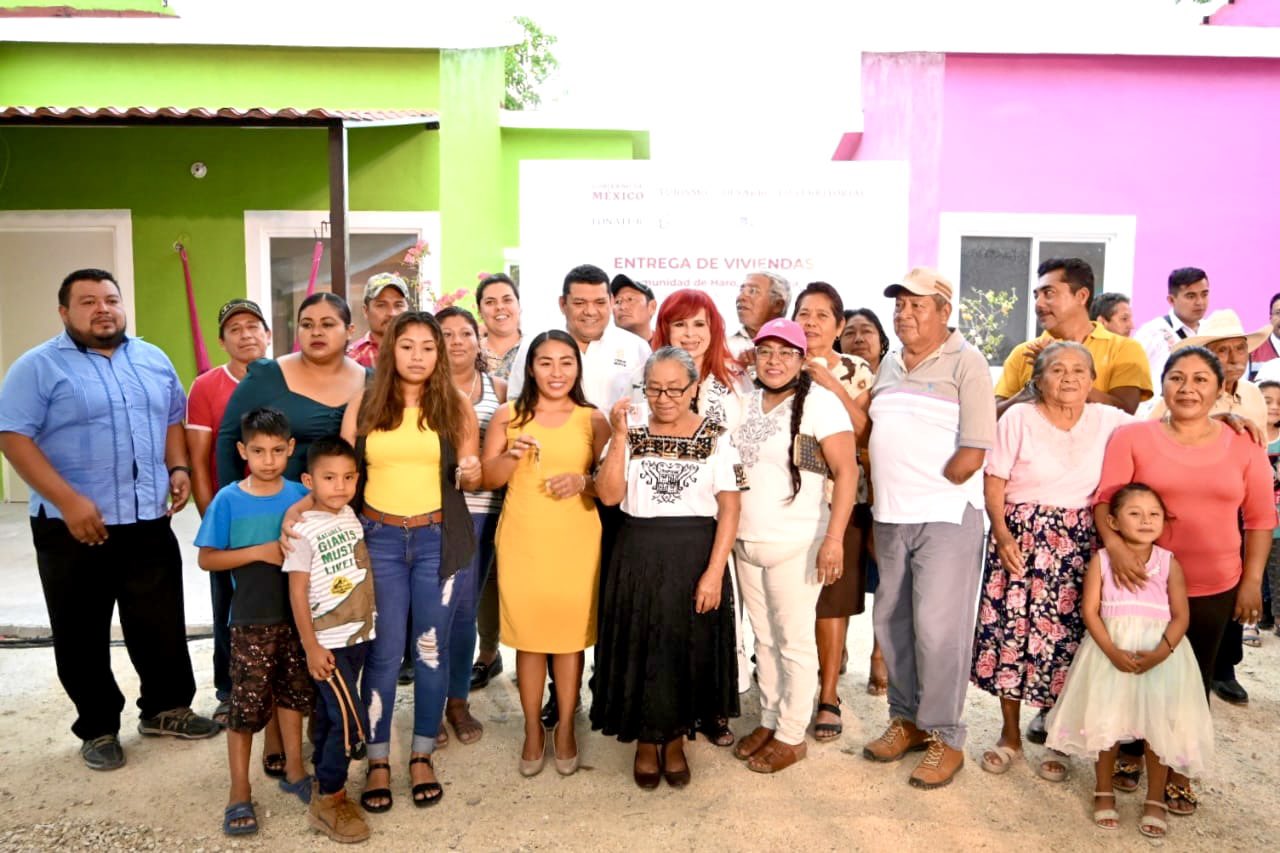 Reciben nuevas viviendas las personas reubicadas por el Tren Maya