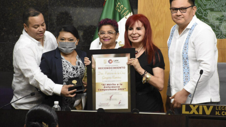 Premio al Mérito a la Enfermería Campechana 2022