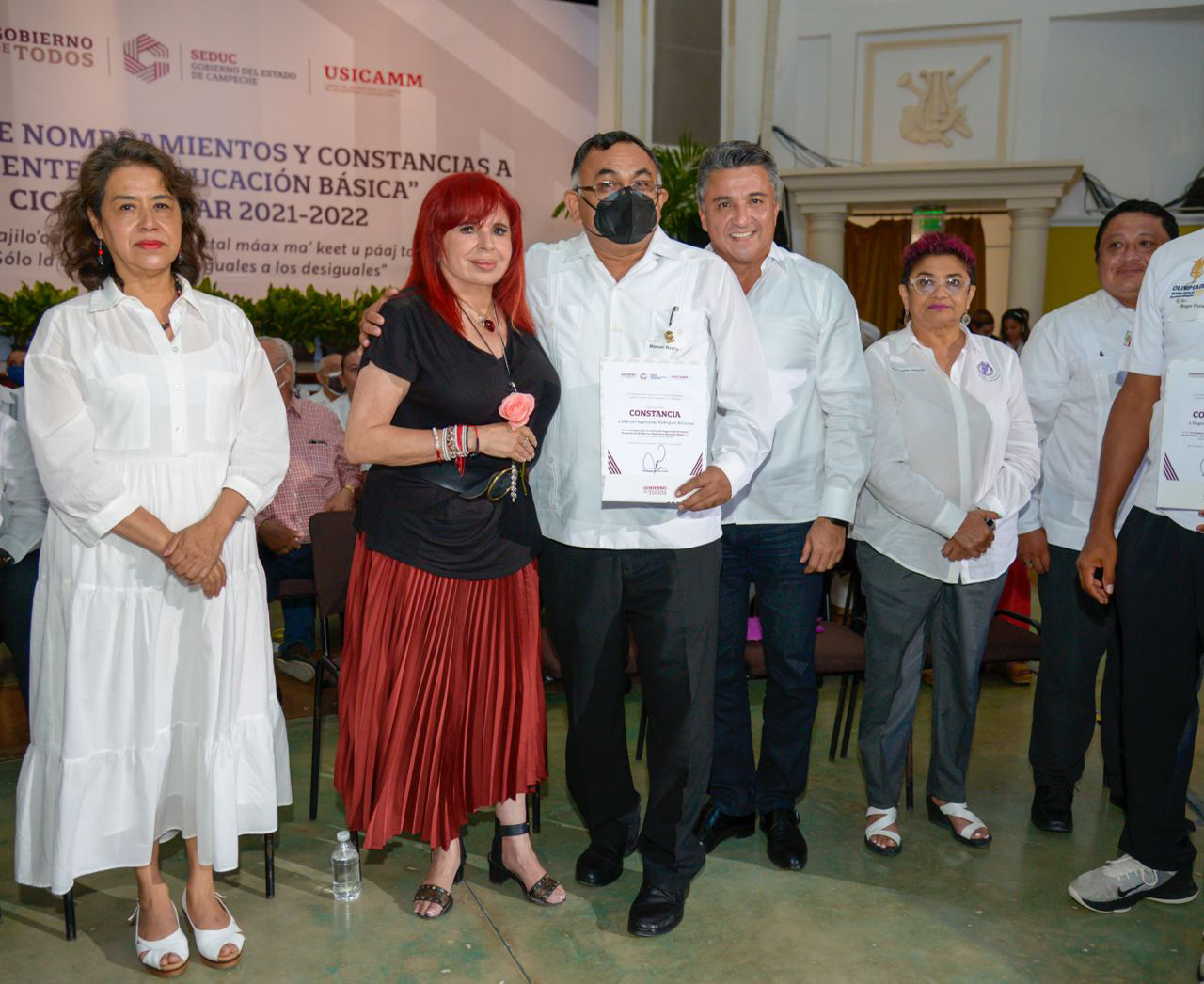Ceremonia de entrega de nombramientos y constancias a docentes de educación básica por parte de la SEP