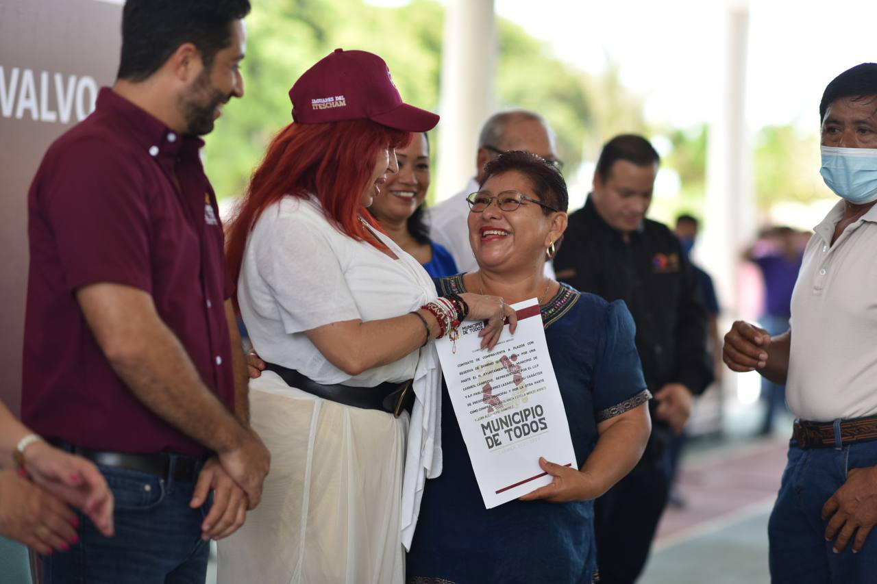 Entrega de escrituras 2a etapa de Bivalvo