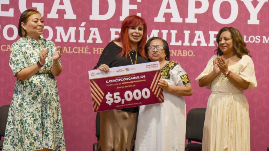 Entrega de Apoyos del Programa Economía Familiar en los municipios de Calkiní, Dzitbalché, Hecelchakán y Tenabo