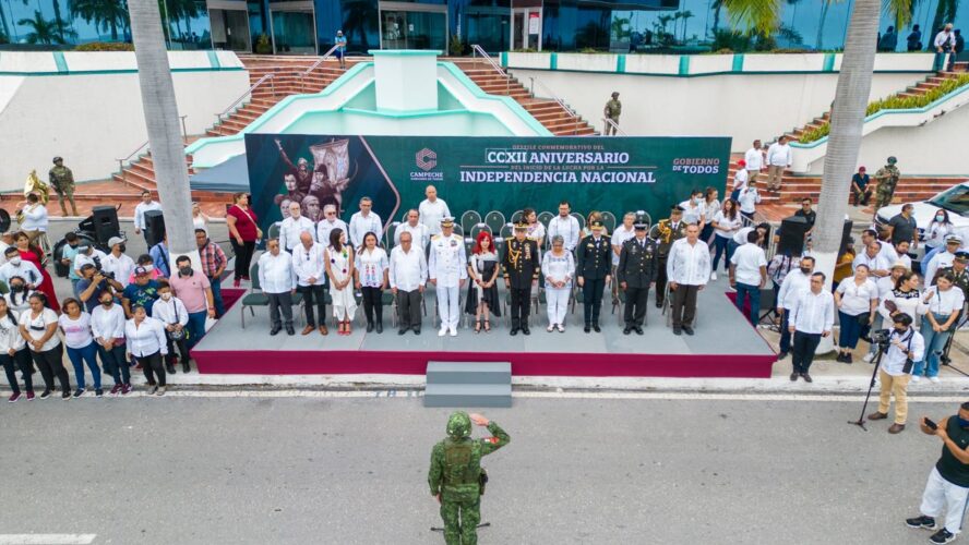 Desfile cívico militar