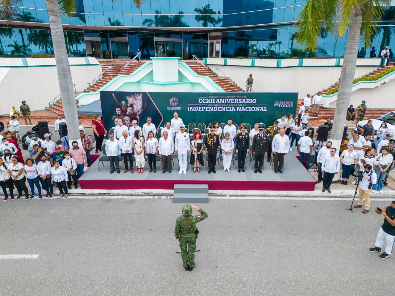 Desfile cívico militar