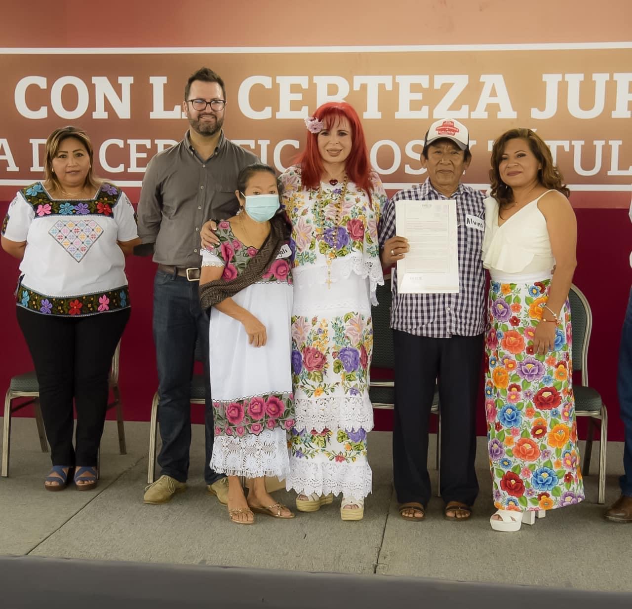 Entrega de certificados y títulos de propiedad