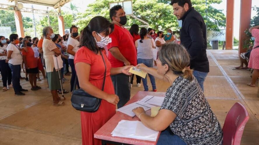 Entrega de Recursos de Subsidio de Útiles Escolares