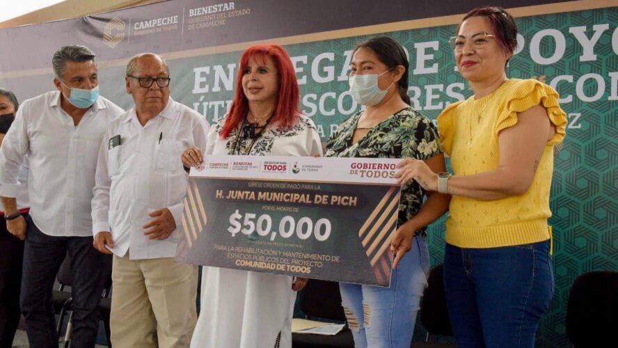 Entrega de apoyos “Subsidio para Útiles Escolares” y “Comunidad para Todos”