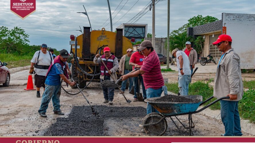 Bacheo, poda y limpieza en la carretera Campeche, Chiná-Hool