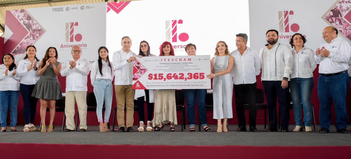 Entrega de equipo y mobiliario al ITESCHAM