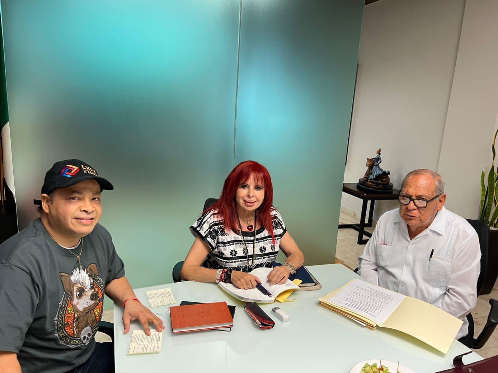 Reunión de trabajo junto al Srio. Aníbal Ostoa Ortega y al Presidente del Congreso del Estado