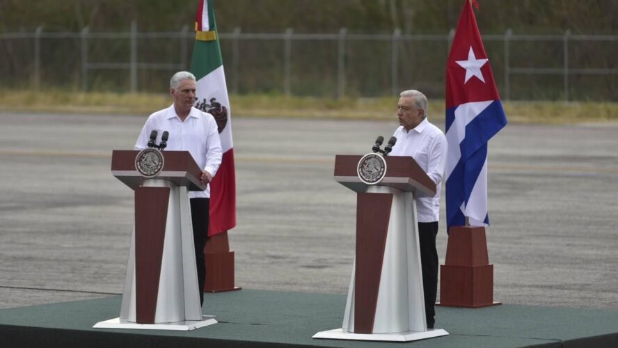 Recibiendo en Campeche a nuestro querido presidente y al presidente de Cuba
