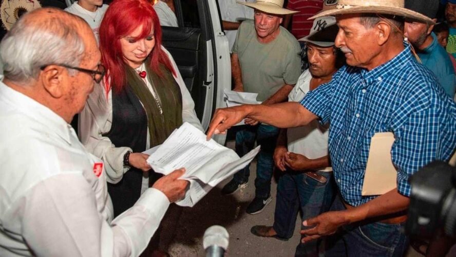 Atendiendo peticiones de ciudadanos de Xpujil