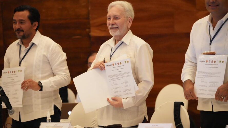 Titular de Sedeco Campeche firma convenio de colaboración con Amazon México