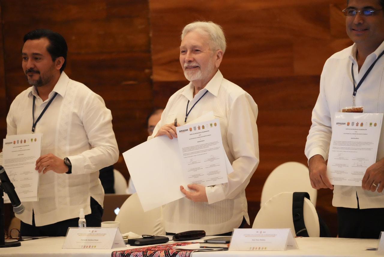 Titular de Sedeco Campeche firma convenio de colaboración con Amazon México