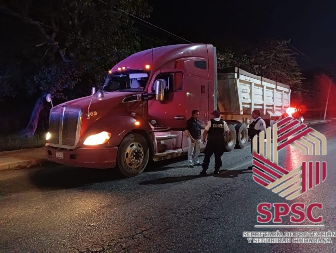 Detienen a trailers por evadir el cobro de la caseta de Isla Aguada