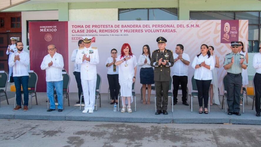 Toma de protesta de bandera del personal del S.M.N clase 2004, remisos y mujeres voluntarias