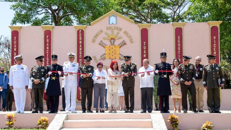 Ceremonia cívica por el Bicentenario del Colegio Militar y el Centenario del Ejército en Campeche