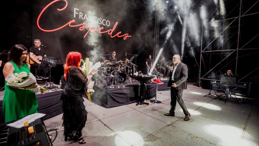 Concierto por el Día de las Madres con la presentación de Francisco Céspedes