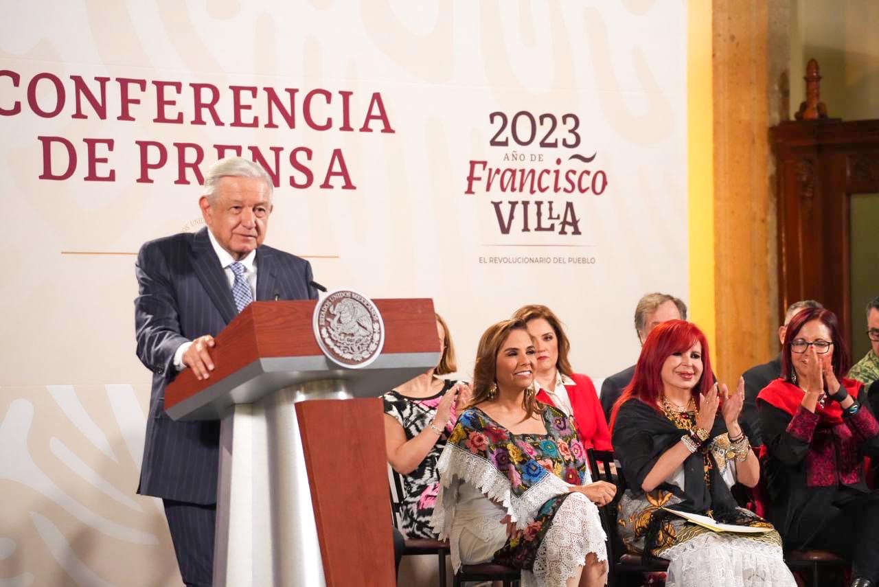 Junto al Presidente Andrés Manuel López Obrador en la Conferencia Matutina