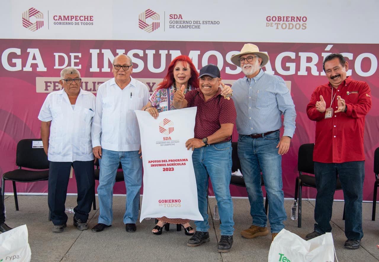 Entrega de Insumos Agrícolas