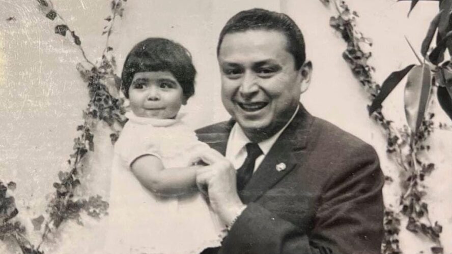 Abrazo a los papás en su día