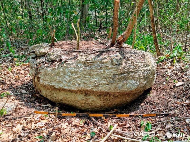 Se localizó un sitio monumental denominado Ocomtún dentro de la reserva ecológica Balamkú