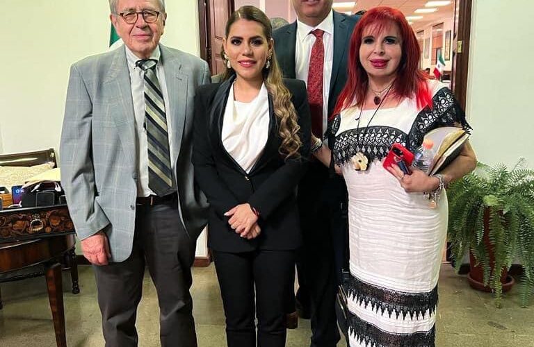 Reunión de trabajo para tratar temas de salud y educación