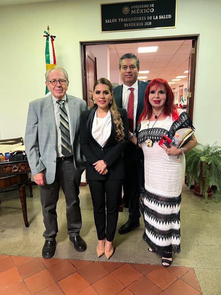 Reunión de trabajo para tratar temas de salud y educación