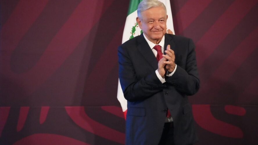 Nuestro presidente siempre alentando la dinámica de futuros proyectos de infraestructura que necesita nuestro estado.