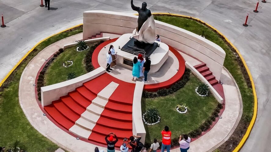 Develación de la Estatua del Lic. Carlos Sansores Pérez