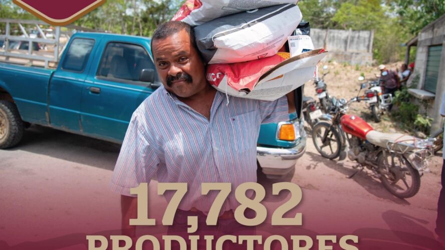 Productores beneficiados con bultos de semillas