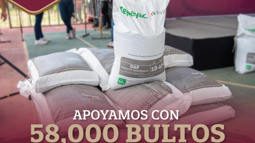 Apoyamos con bultos de fertilizantes a productores