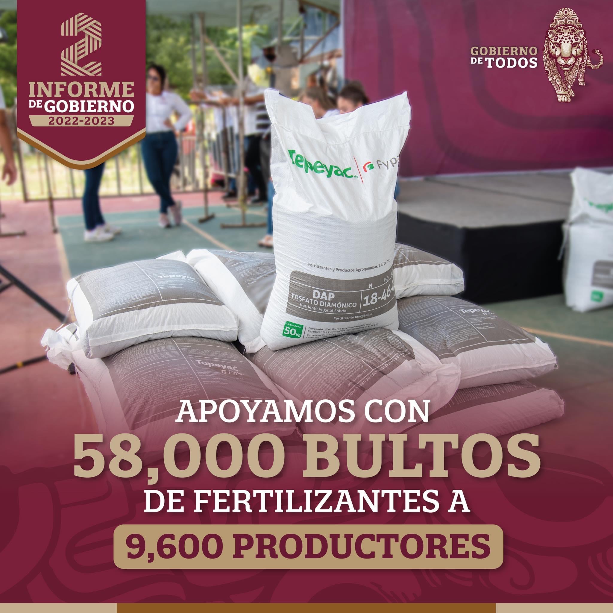 Apoyamos con bultos de fertilizantes a productores