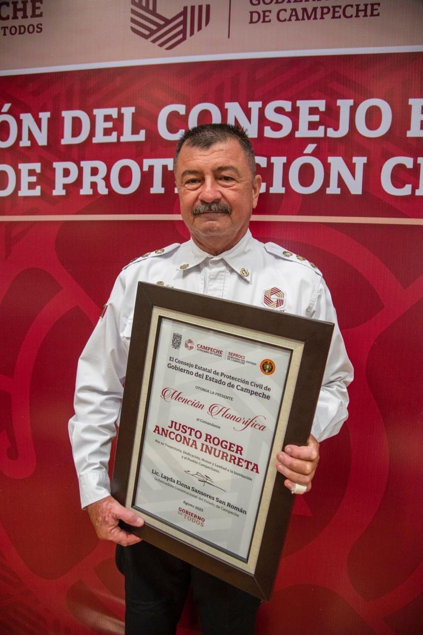 Treinta años de servicio del comandante Justo Ancona Inurreta