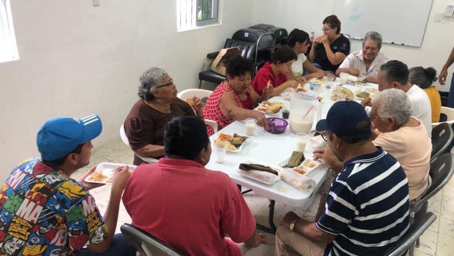 Día de los Abuelos en el Centro de Salud Wilberth Escalante
