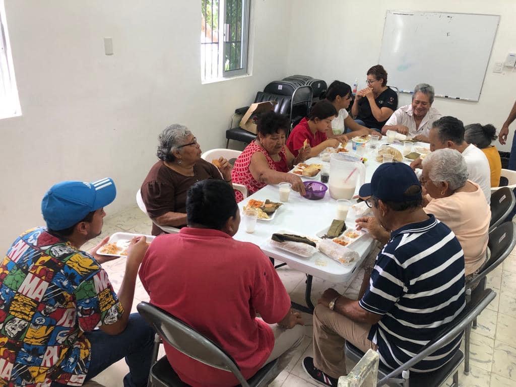 Día de los Abuelos en el Centro de Salud Wilberth Escalante