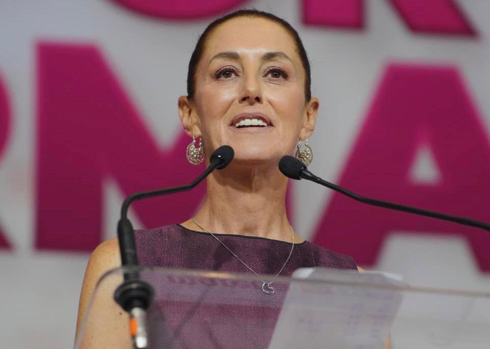 Claudia que orgullo que seas quien defenderá nuestro movimiento con lealtad y patriotismo.