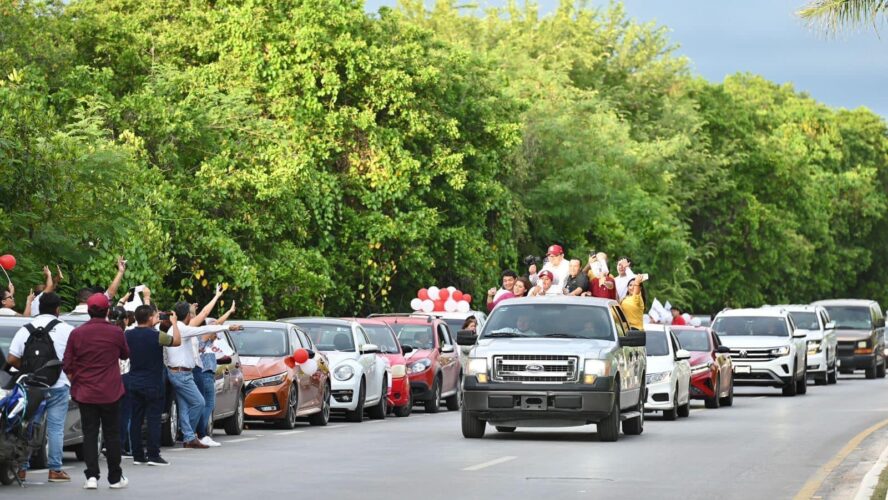 Caravana en apoyo a Claudia Sheinbaum
