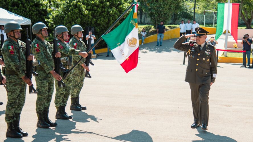 El general Filiberto Mondragón Polo tomó posesión y protesta de bandera como nuevo comandante de la 33ª Zona Militar