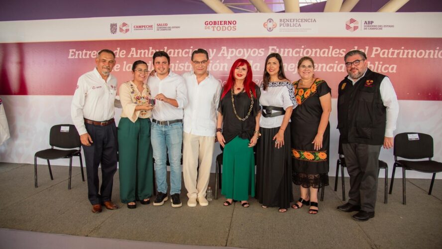 Entrega de ambulancias y apoyos funcionales del Patrimonio de la Administración de la Beneficencia Pública