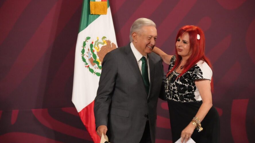 Acompañamos a nuestro presidente en la Conferencia Matutina