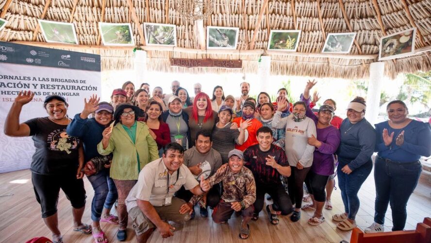 Pago de jornales a las Brigadas de Reforestación y Restauración de 200 hectáreas de manglar en Isla Arena