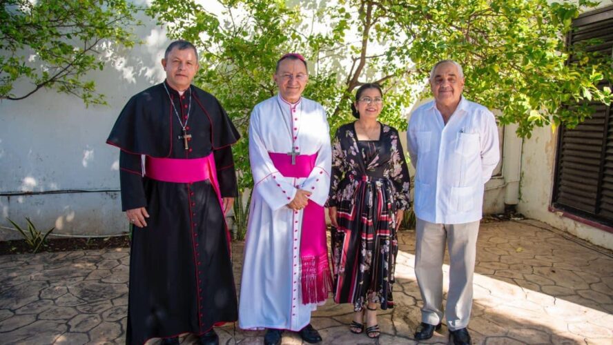 Secretarios estuvieron en mi representación en un desayuno con su Eminencia Reverendísima Monseñor Joseph Spiteri, Nuncio Apostólico en México.