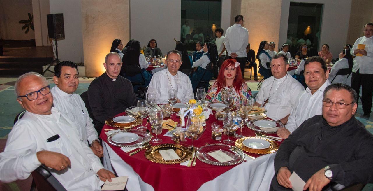 Cena con el Prebisterio