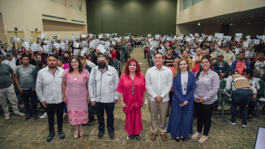 Entrega del pago del Programa Por una mejor Vivienda