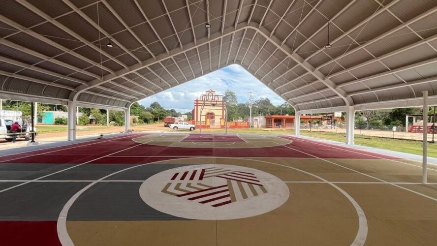 Se construyó la cancha techada de la localidad de San Bernardo Huechil, en Hopelchén