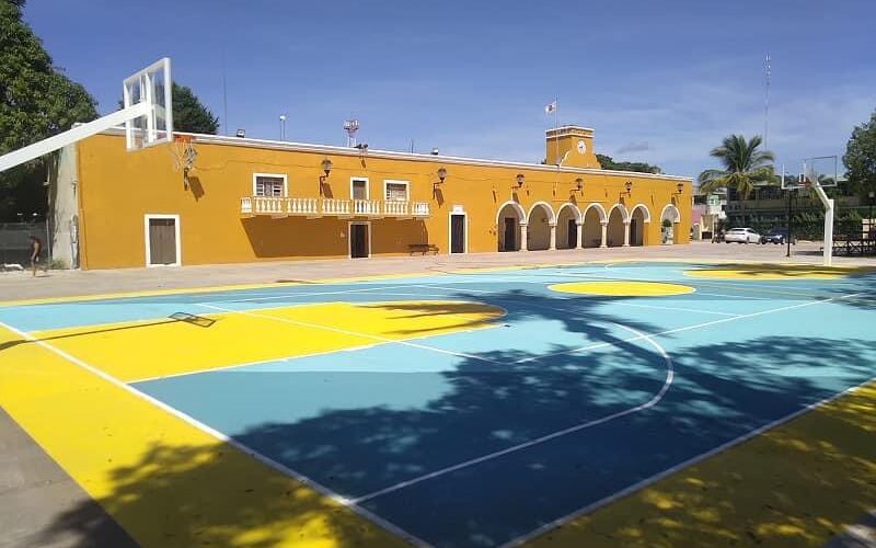 Reconstrucción del Parque Principal y mantenimiento de la cancha de usos múltiples en la localidad de Nunkiní, en Calkiní