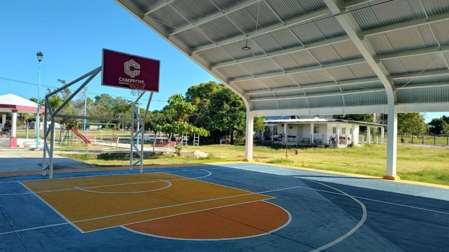 Mantenimiento y construcción de techumbre de la cancha de usos múltiples en la localidad de Dzacabuchén, Champotón