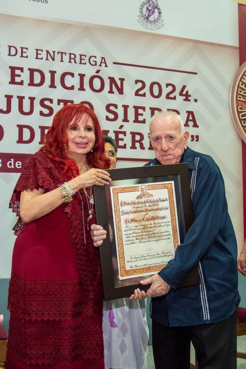 Entrega del Premio Justo Sierra Méndez, Maestro de América.