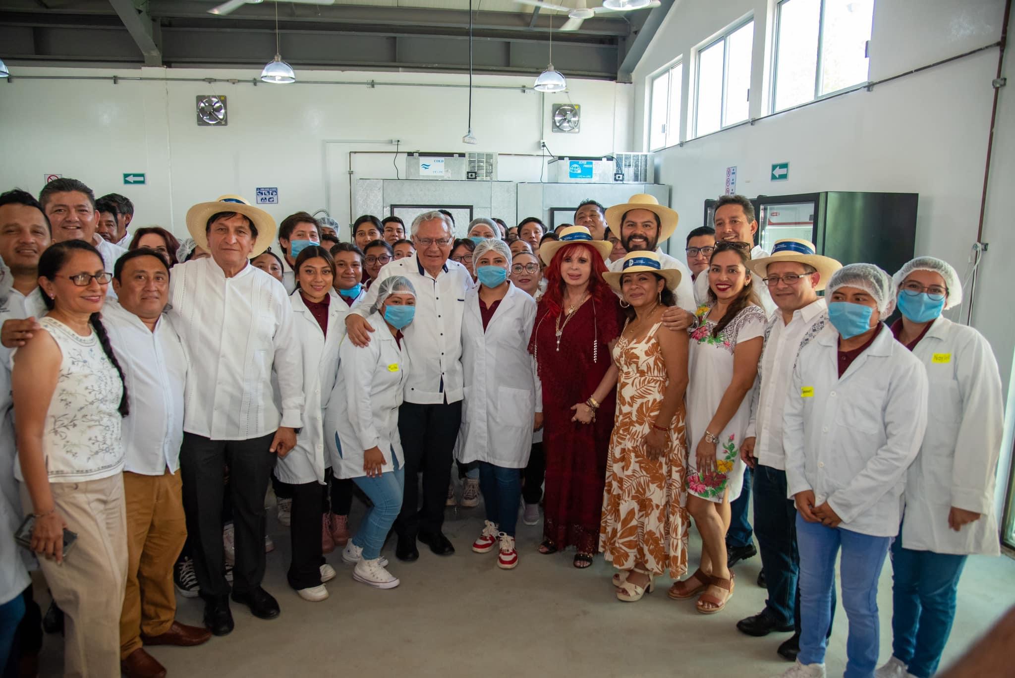 Visita al taller de Tecnología Alimentaria del Instituto Tecnológico Superior de Calkiní